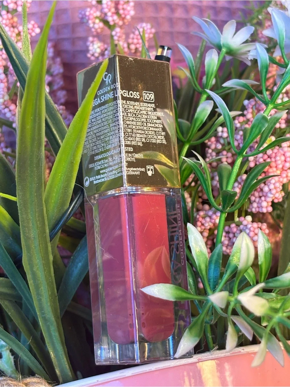 Celesty 109 Berry Brilliance 3D Mega Shine Lipgloss Non-Sticky Golden Rose